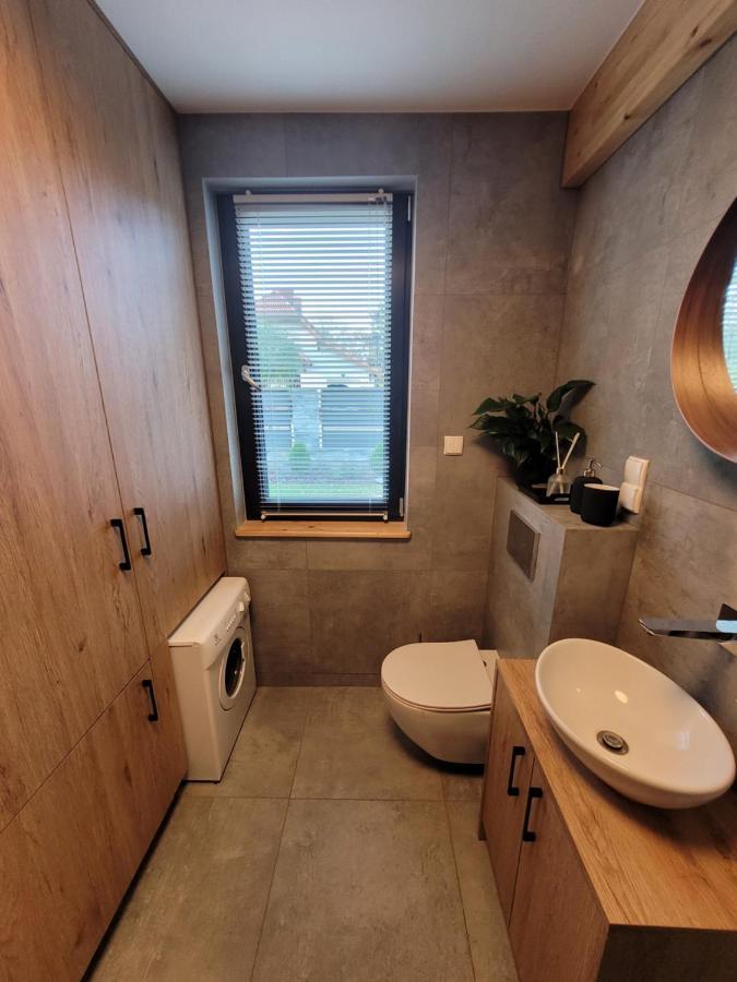 Lake Houselubniewice Domek Caloroczny Z Jacuzzi Blisko Jeziora Luaran gambar