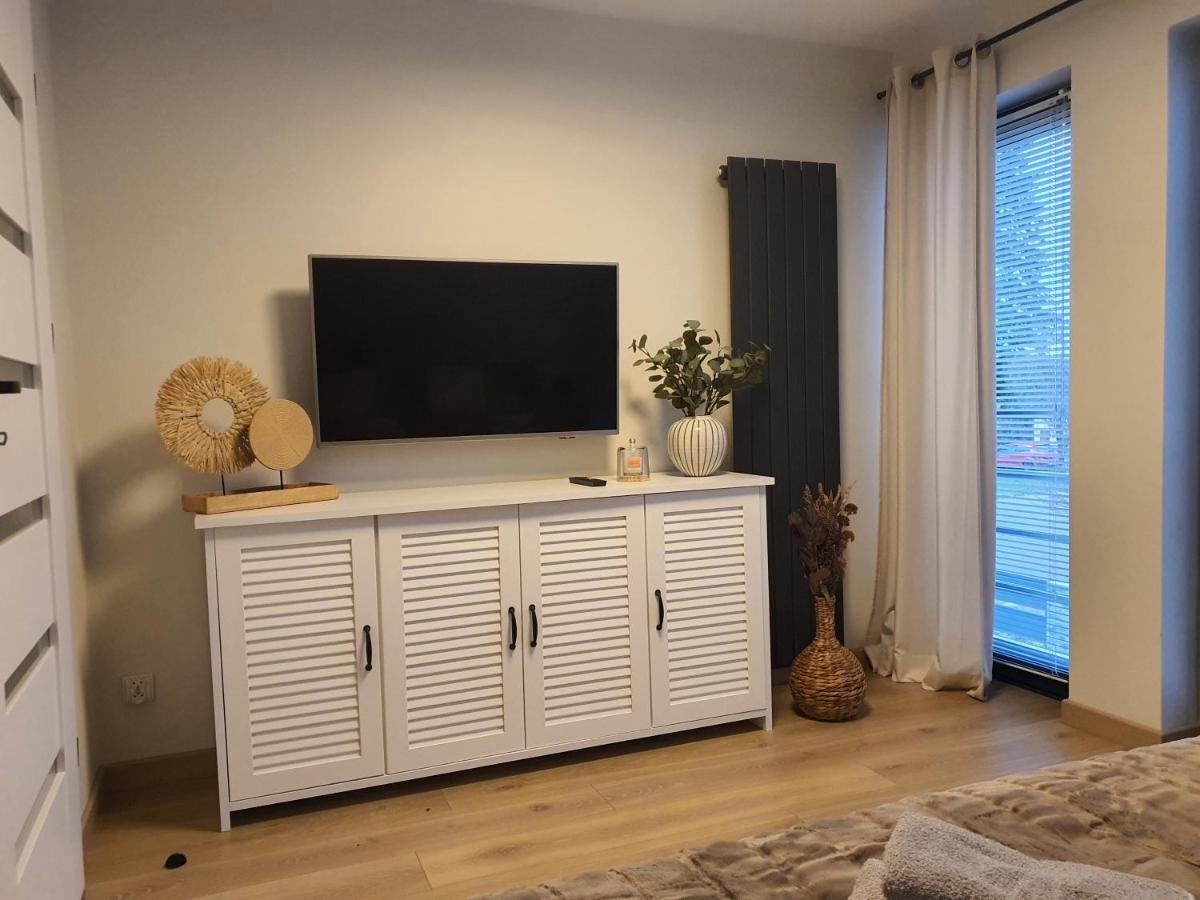 Lake Houselubniewice Domek Caloroczny Z Jacuzzi Blisko Jeziora Luaran gambar
